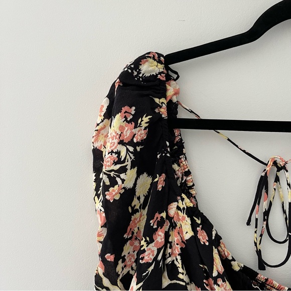 Free People Hilary Smocked Floral Top/Ruched Sleeve/NWT M - Picture 5 of 9